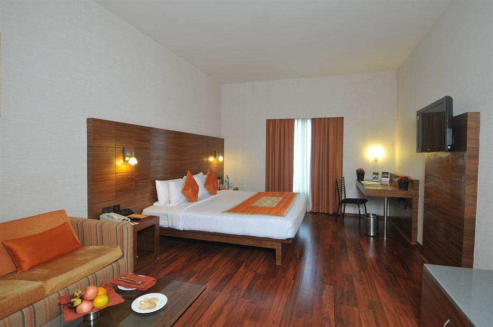 Vits Hotel Pune Eksteriør bilde