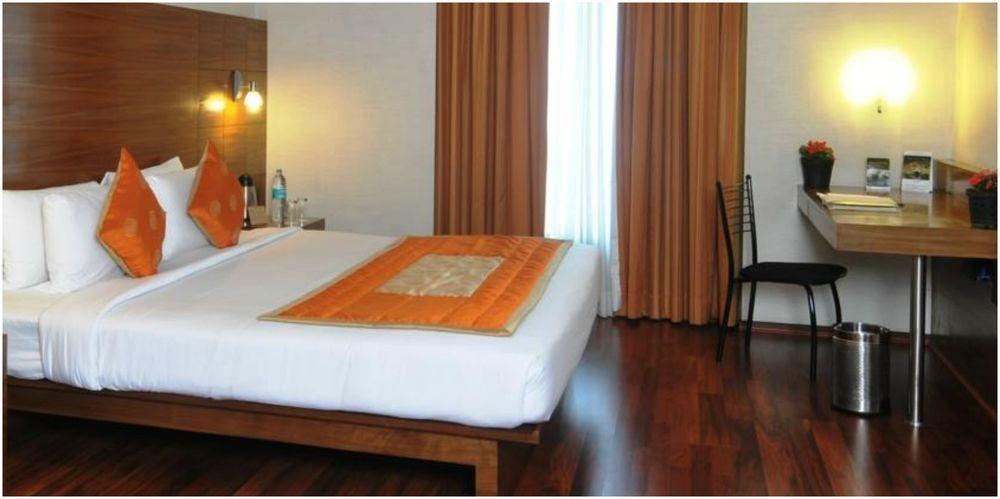Vits Hotel Pune Eksteriør bilde